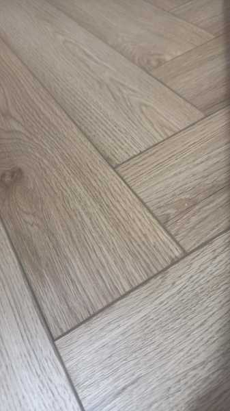 картинка Ламинат STRONG HDF A-1823R  606*101*8MM фаска (32шт*0,0612=1.959м2) от магазина ТНП