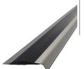 картинка D-942 Алюминиевый угол на ступень с резиновой вставкой против скольжения 44*20мм, серебро анод., 2,7 от магазина ТНП